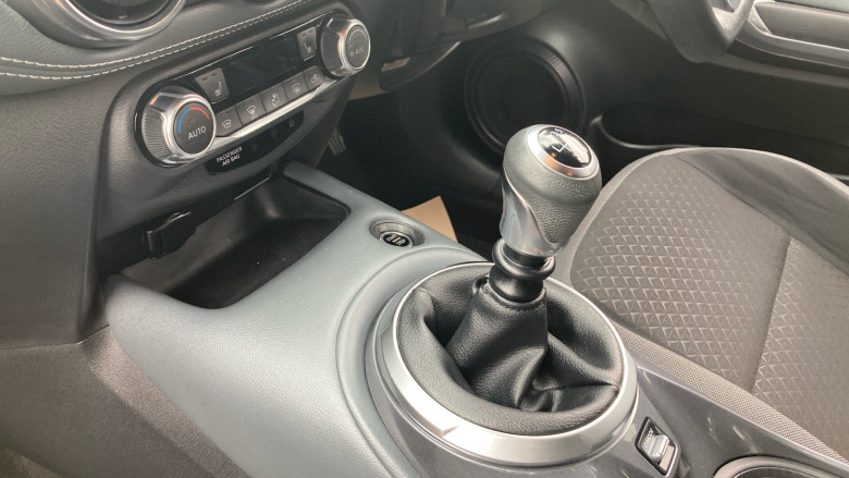 Nissan Juke 1.0 DiG-T 114 N-Connecta 5dr Petrol Hatchback